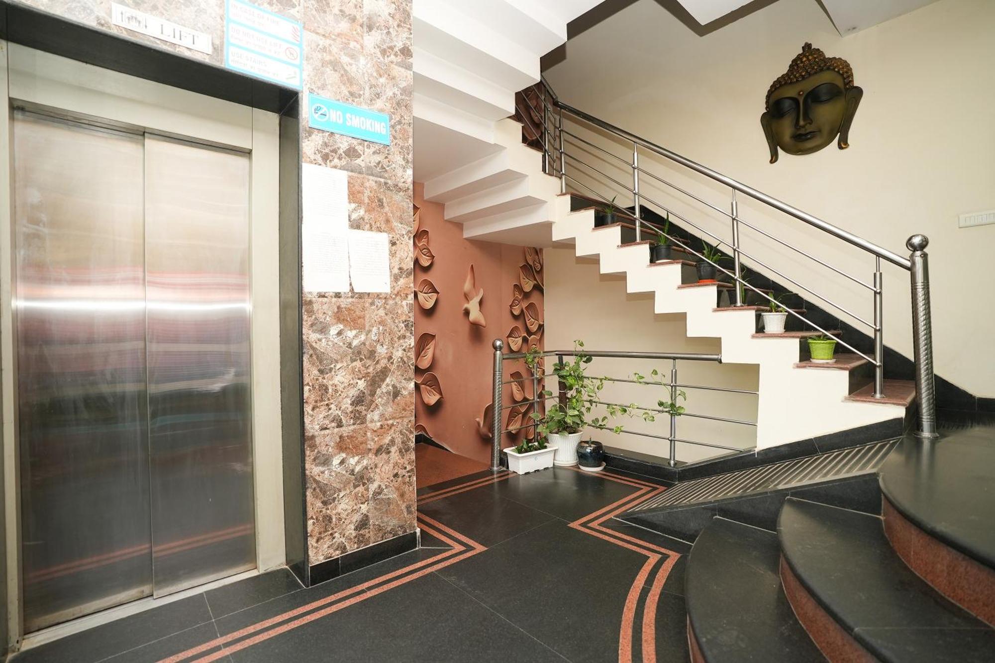 Kabul Hotel Medanta Hospital, Gurugram Gurgaon Exterior foto